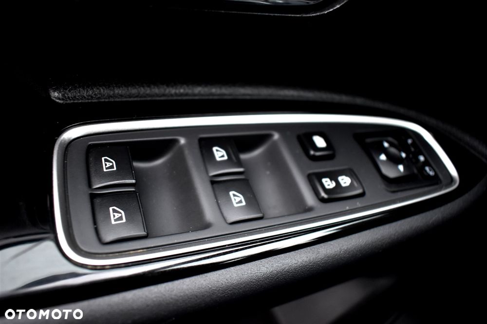 Mitsubishi Outlander Intense + - 29