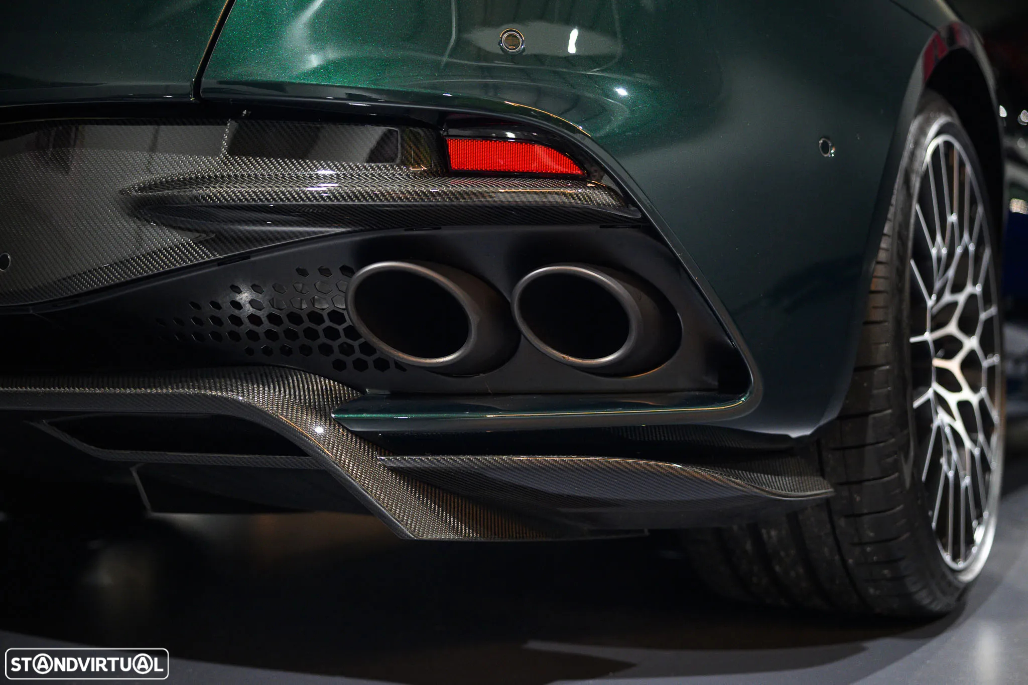 Aston Martin DBS Coupe 770 Ultimate - 26