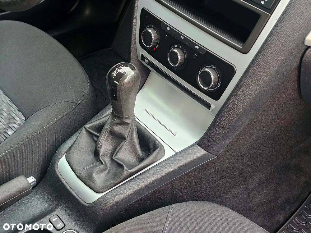 Skoda Octavia 1.6 Selection - 28