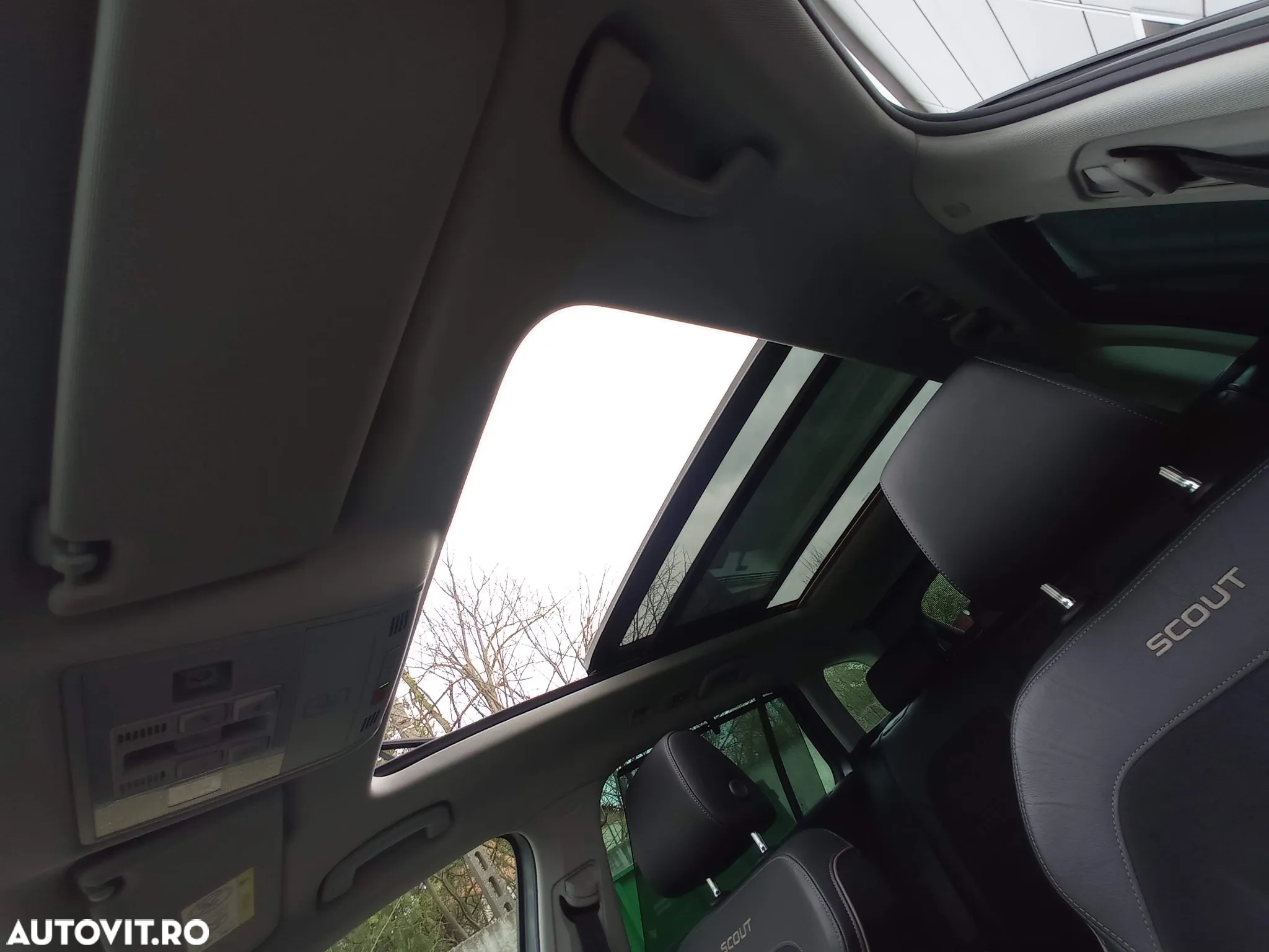 Skoda Superb Combi 2.0 TDI 4X4 DSG Scout - 35