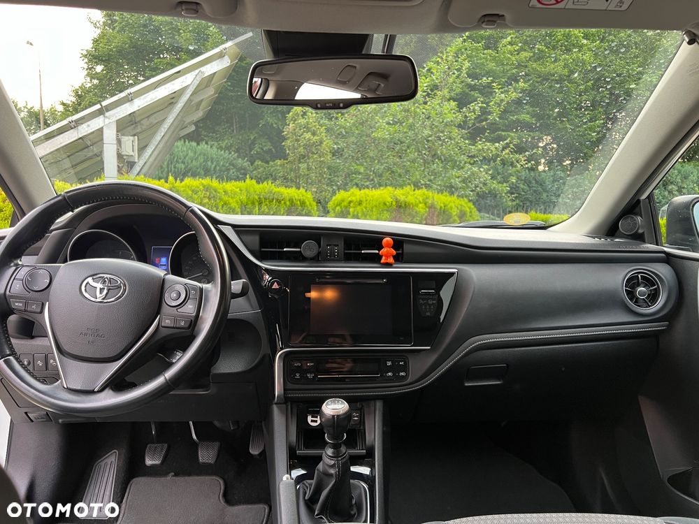 Toyota Auris 1.6 D-4D Dynamic - 10