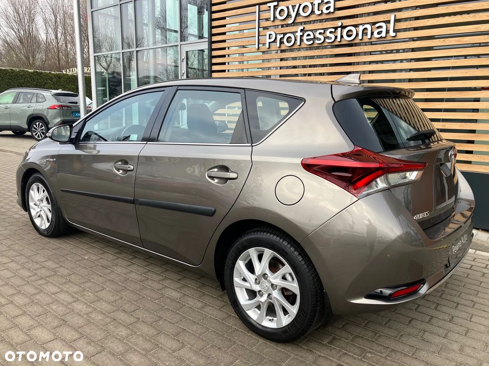 Toyota Auris Hybrid 135 Premium - 4