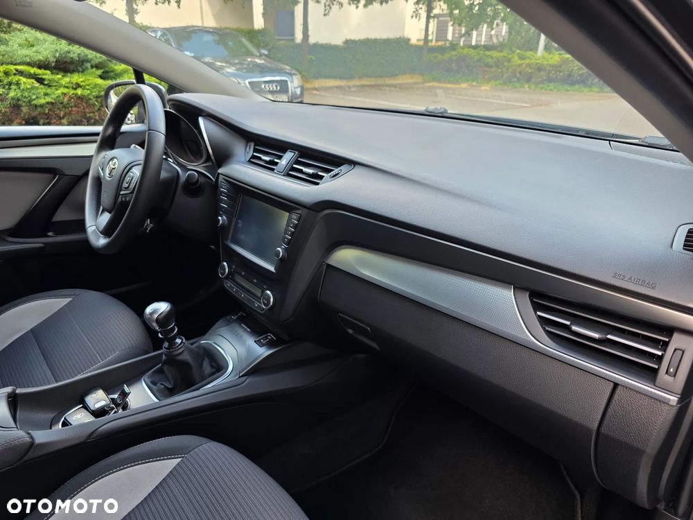 Toyota Avensis - 26