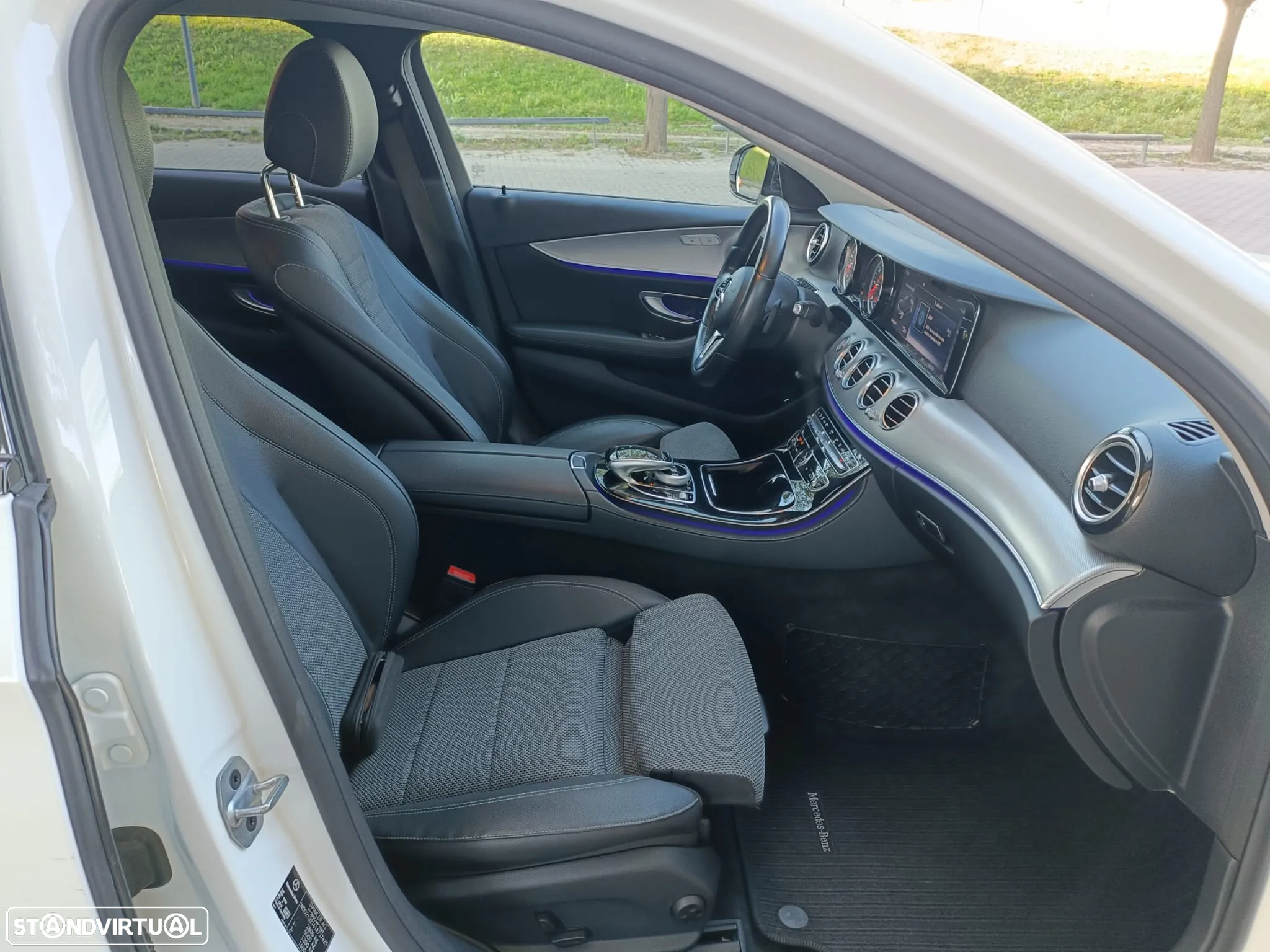 Mercedes-Benz E 300 T 9G-TRONIC Exclusive - 22