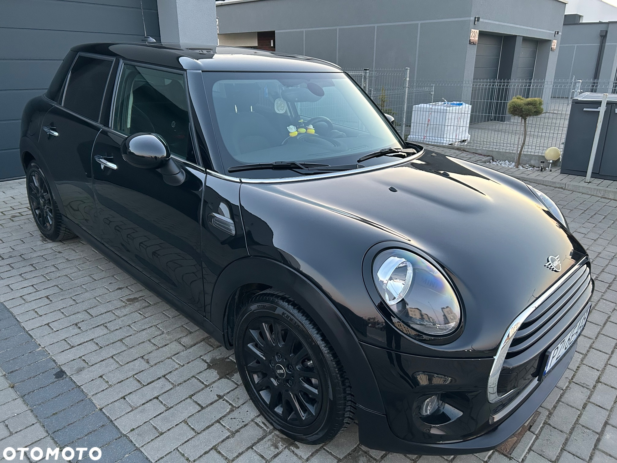 MINI Cooper Essential Trim - 7
