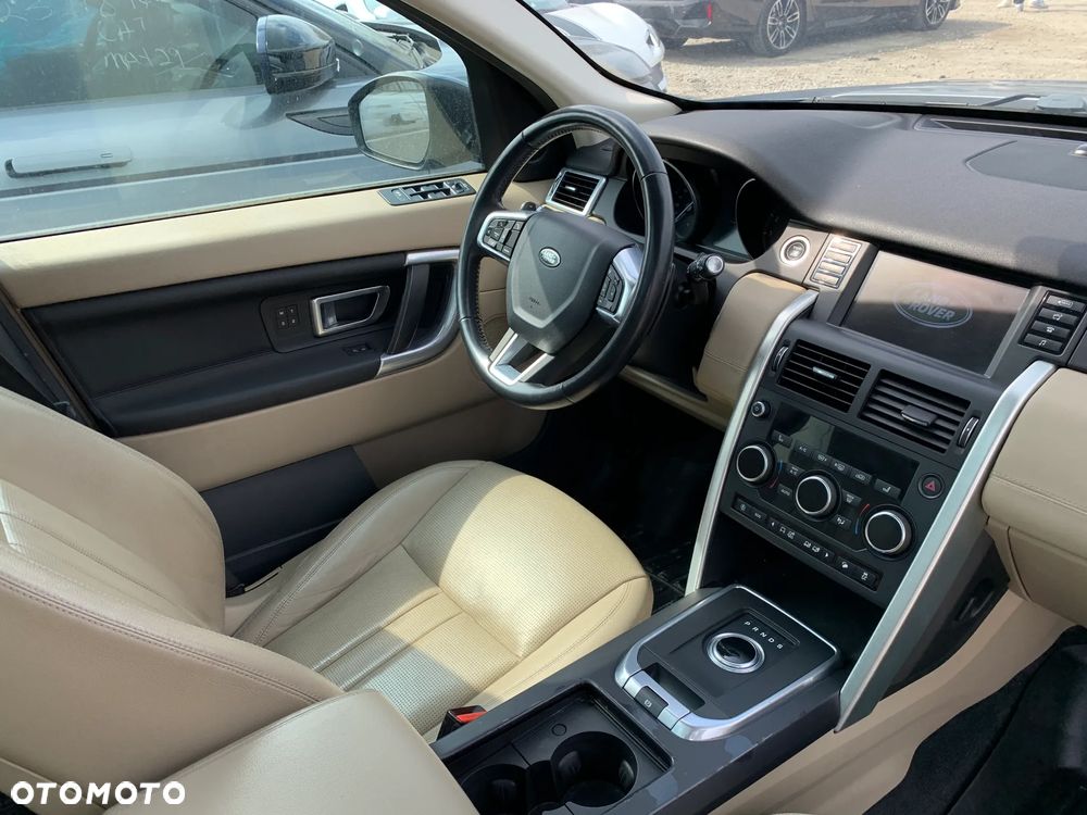 Land Rover Discovery Sport P250 R-Dynamic HSE - 17