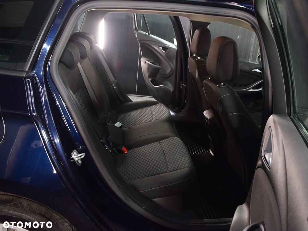 Opel Astra 1.4 T Enjoy - 9