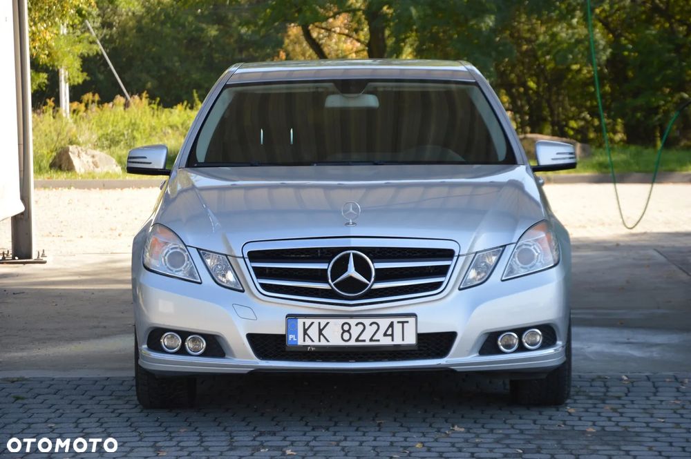 Mercedes-Benz Klasa E 200 CGI BlueEff Elegance - 11