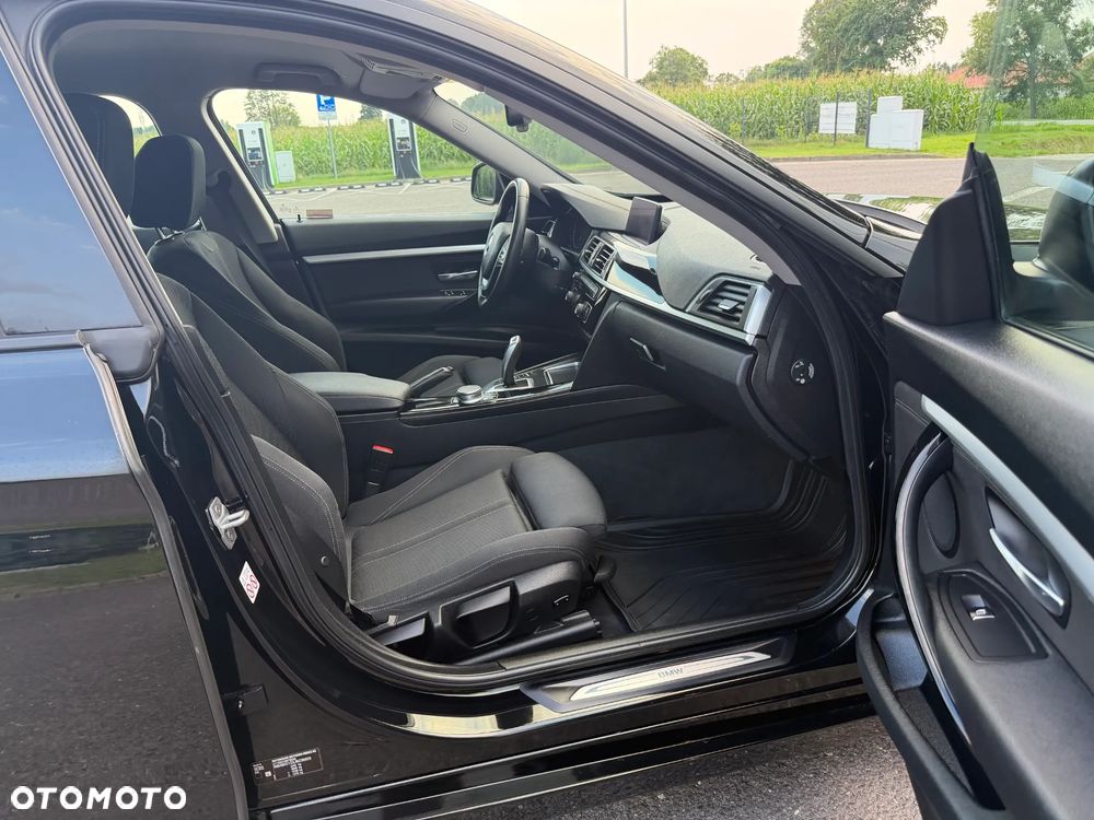 BMW 3GT 320i GPF xDrive Sport Line sport - 32
