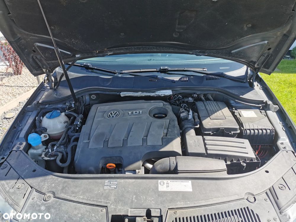 Volkswagen Passat 1.6 TDI BlueMotion Technology Comfortline - 13