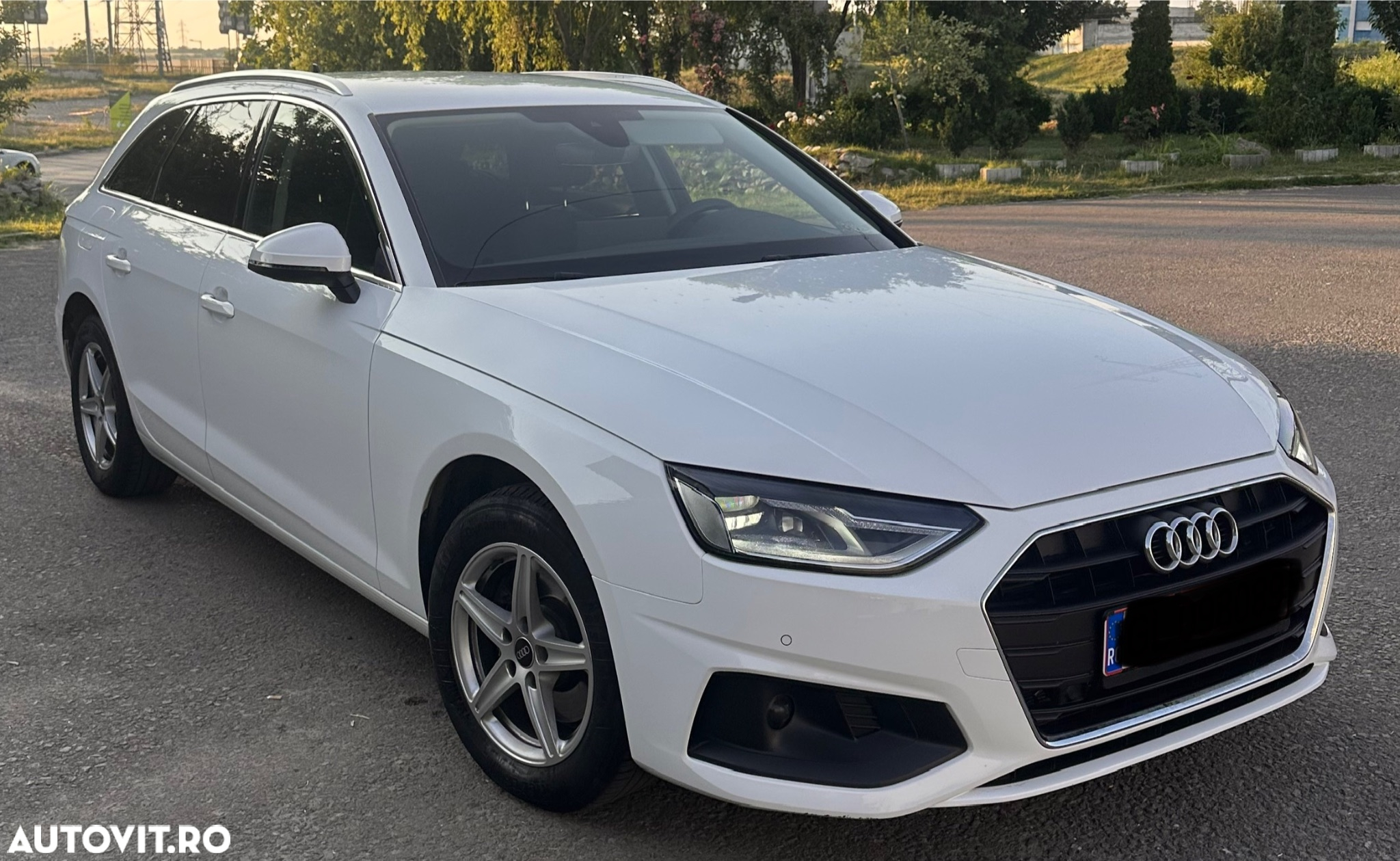Audi A4 Avant 2.0 30 TDI S tronic MHEV Basic - 3
