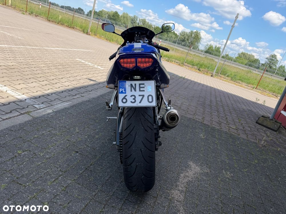 Yamaha R6 - 6