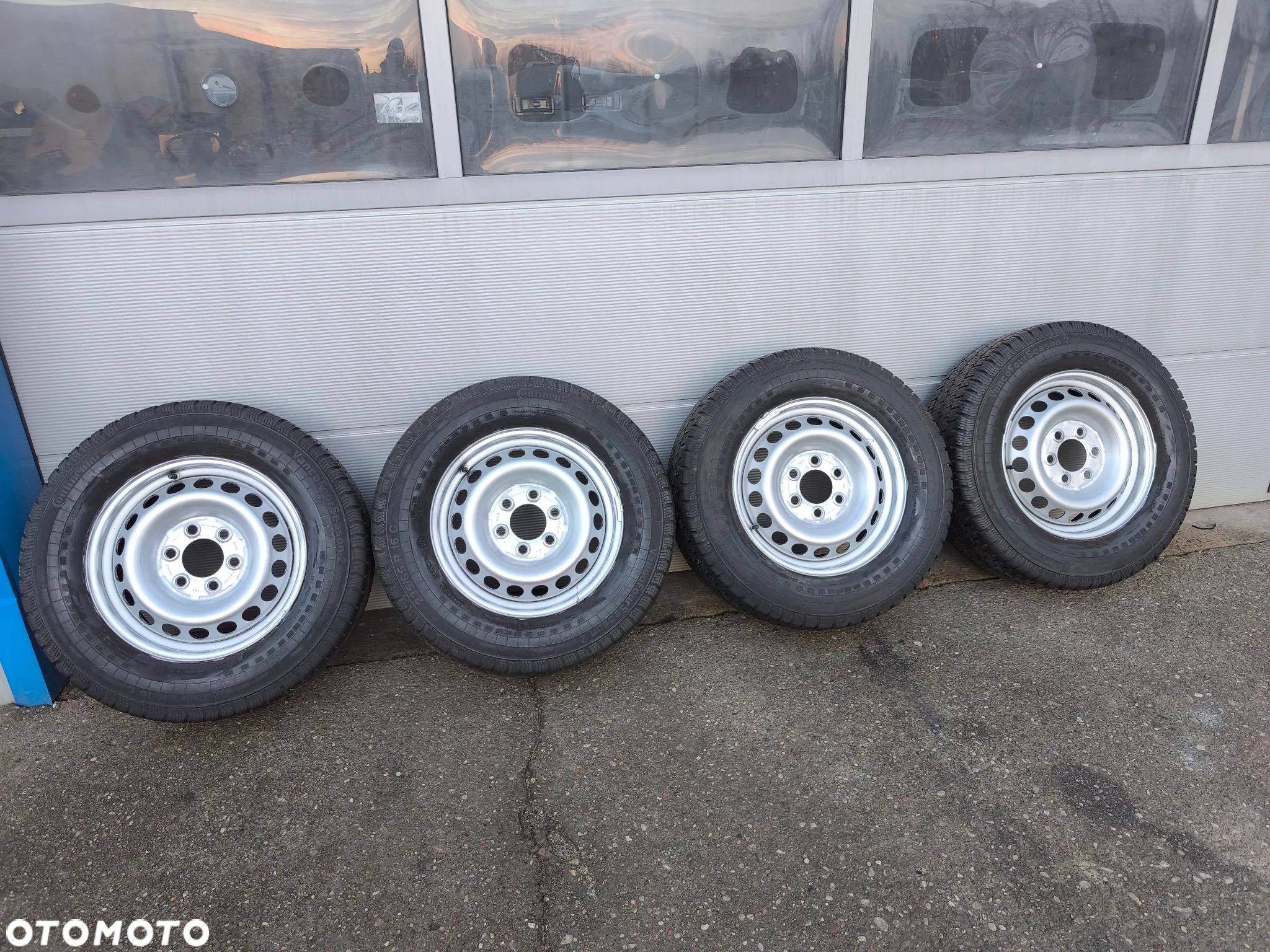 Koła całoroczne MB SPRINTER 906 CRAFTER Continental 235/65/16 6x130 - 1