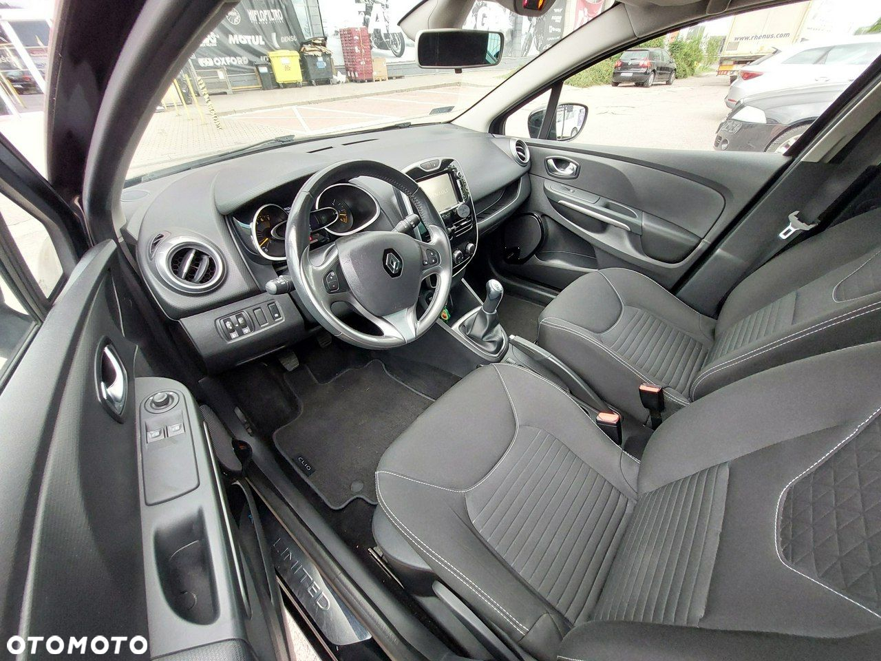 Renault Clio - 23