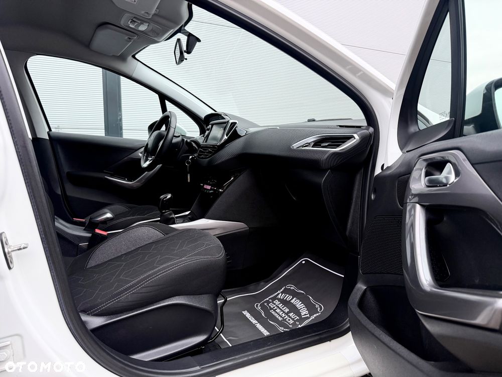 Peugeot 2008 1.2 Pure Tech GPF Allure S&S - 31