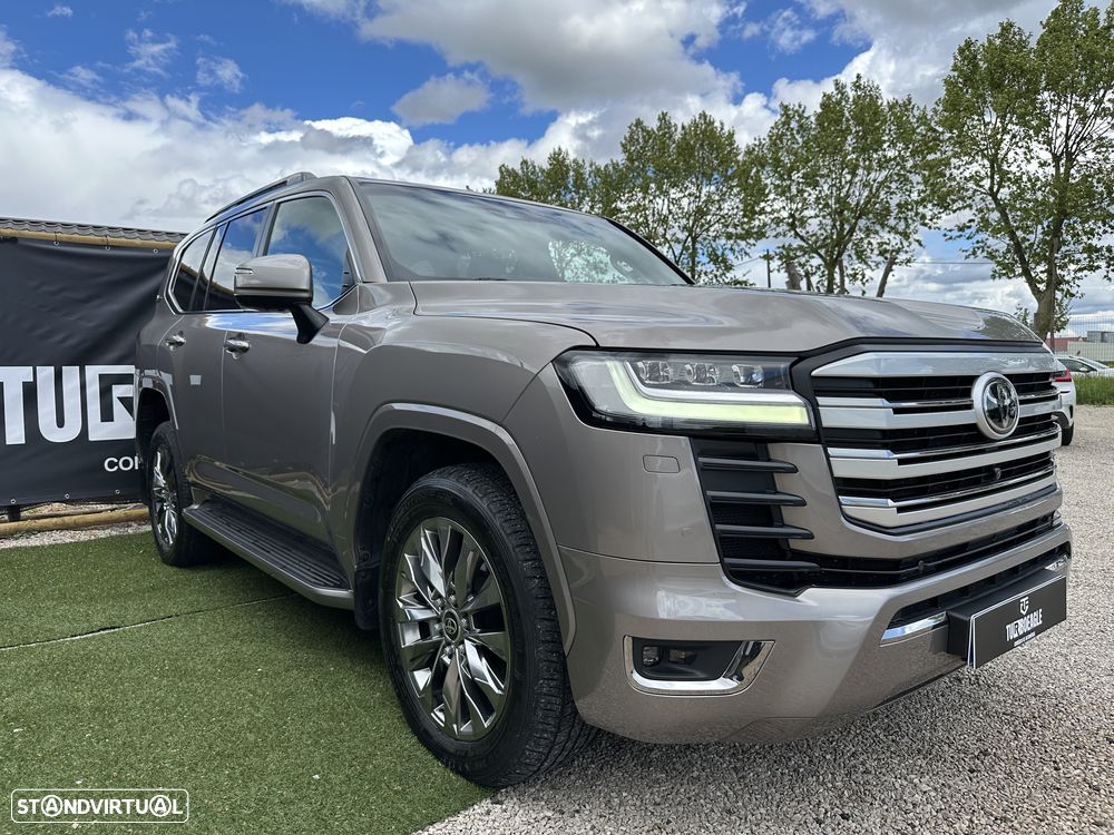 Toyota Land Cruiser 300 70th Anniversary - 5