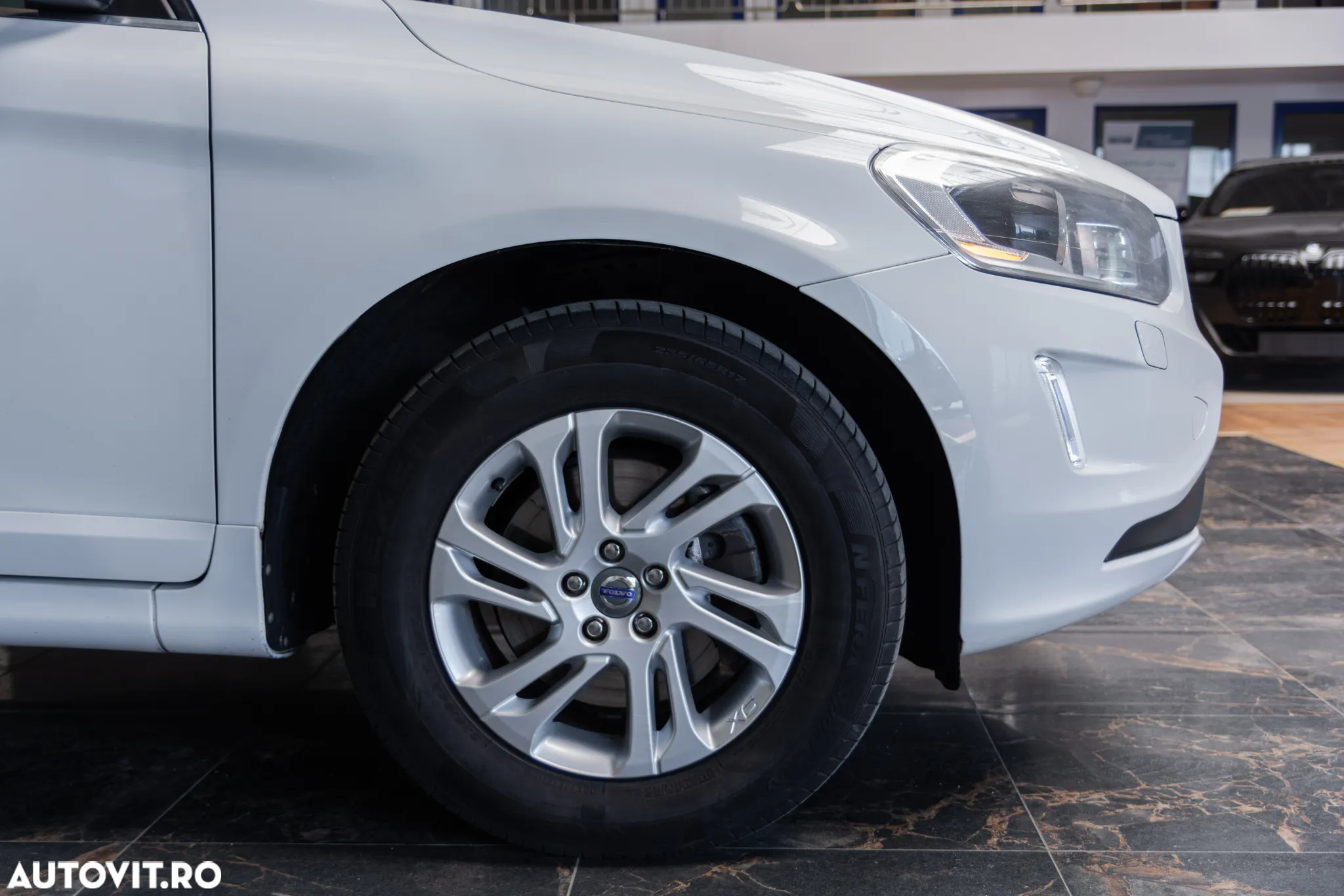 Volvo XC 60 D4 AWD Momentum - 22