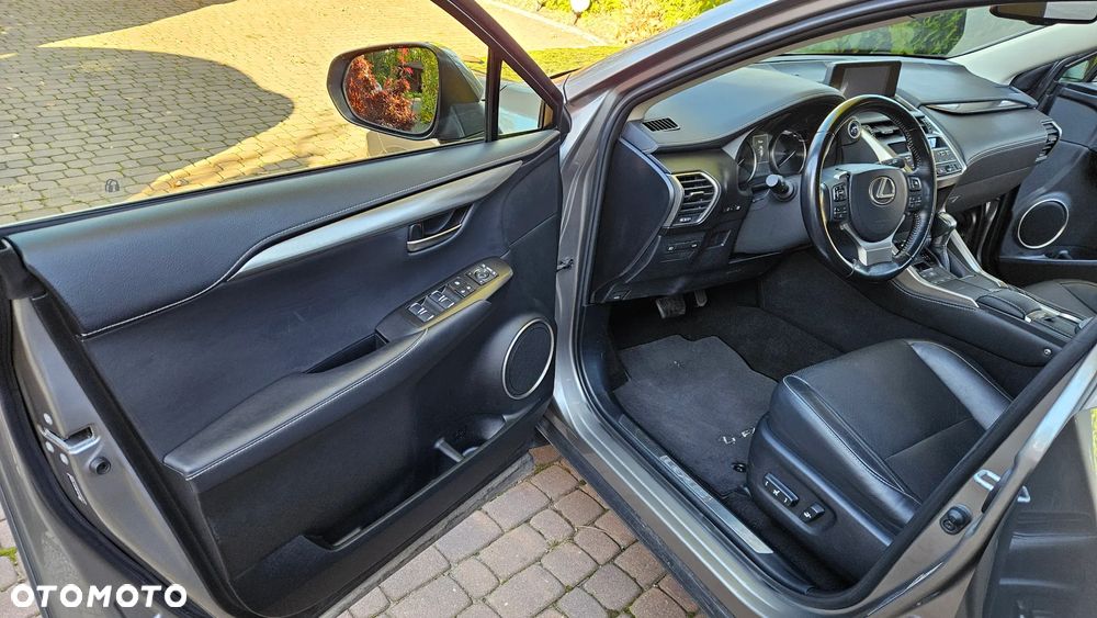 Lexus NX 300h Prestige AWD - 20