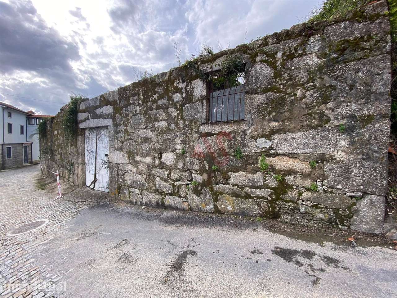 Quinta para restauro com 4.300m2 em Sousela, Lousada - Grande imagem: 4/8