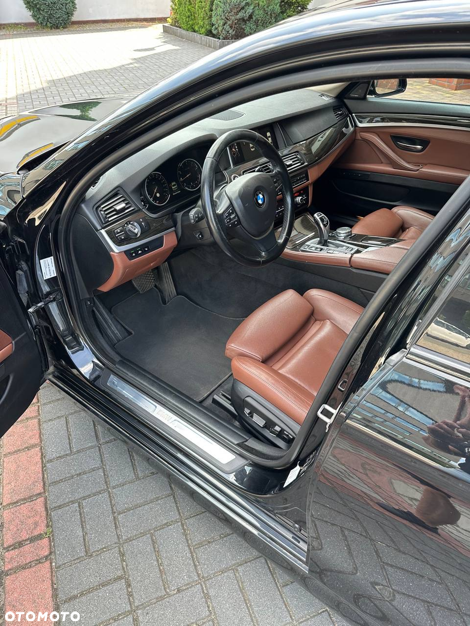BMW Seria 5 528i xDrive Luxury Line - 30
