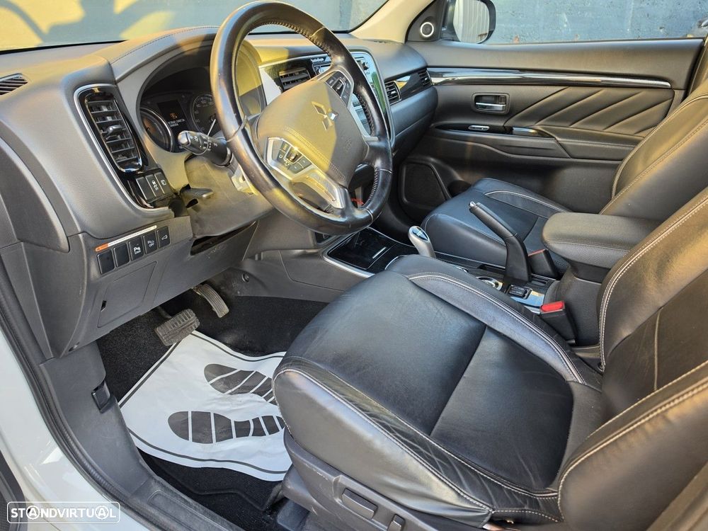 Mitsubishi Outlander 2.0 Intense Navi - 18