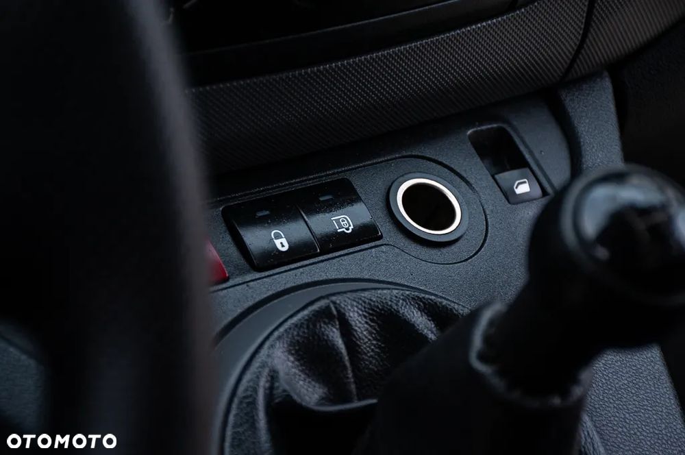 Peugeot PARTNER - 30