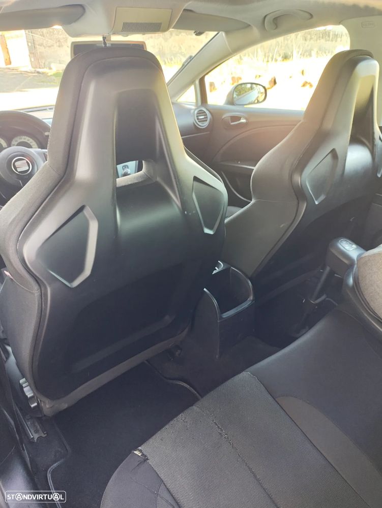 SEAT Leon 2.0 TDI FR 18 Tiago Monteiro - 14