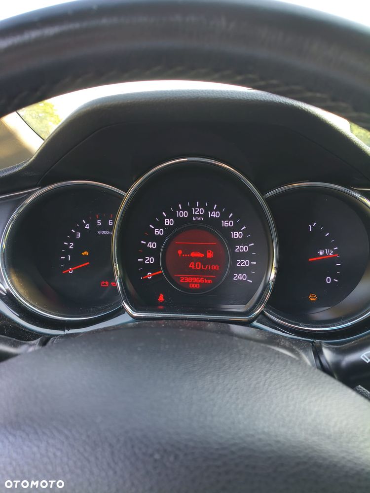 Kia Ceed - 9