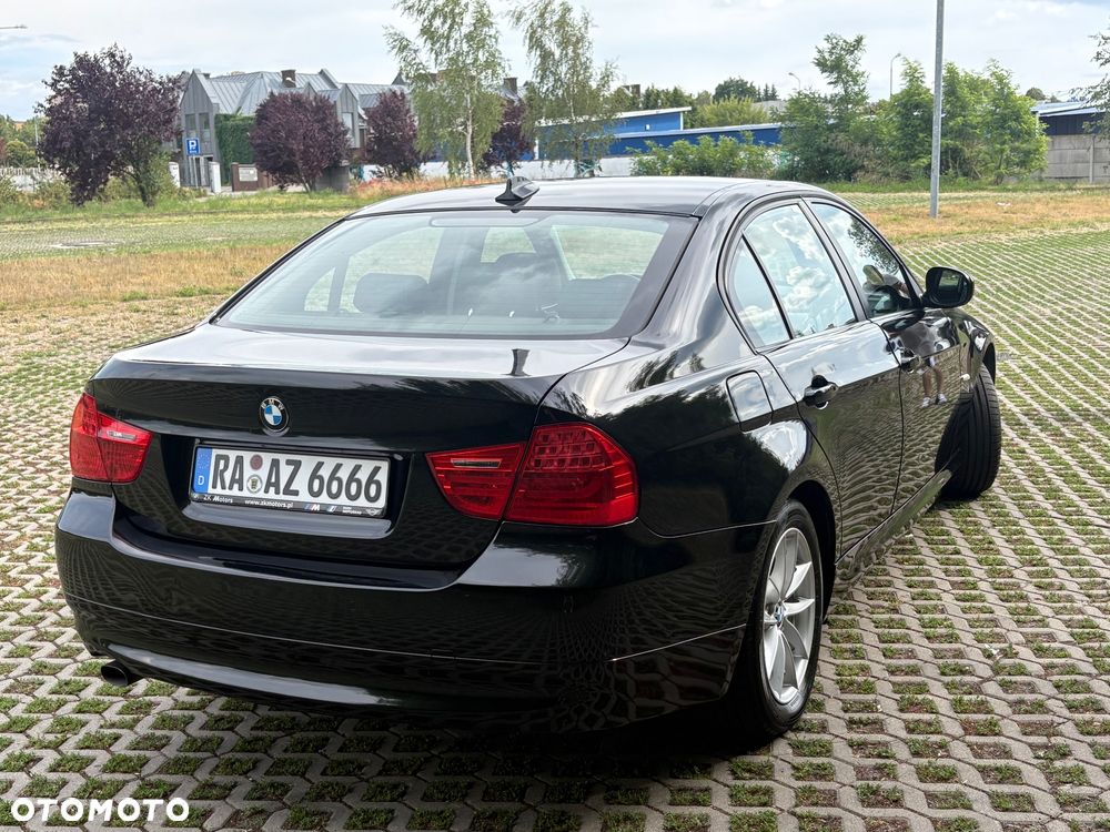 BMW Seria 3 318d - 14