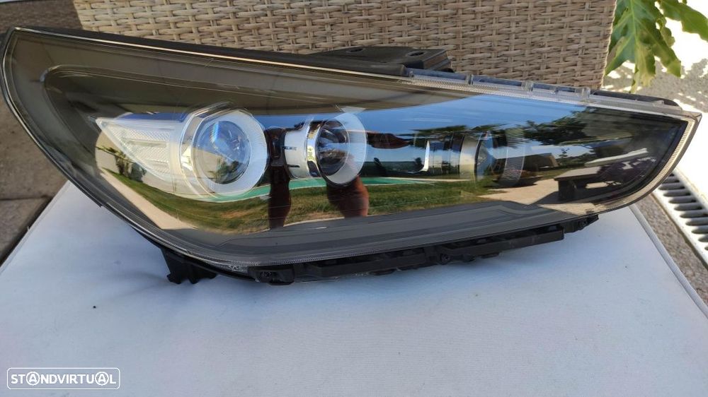 farol direito completo Hyundai i30 R black edition - 1