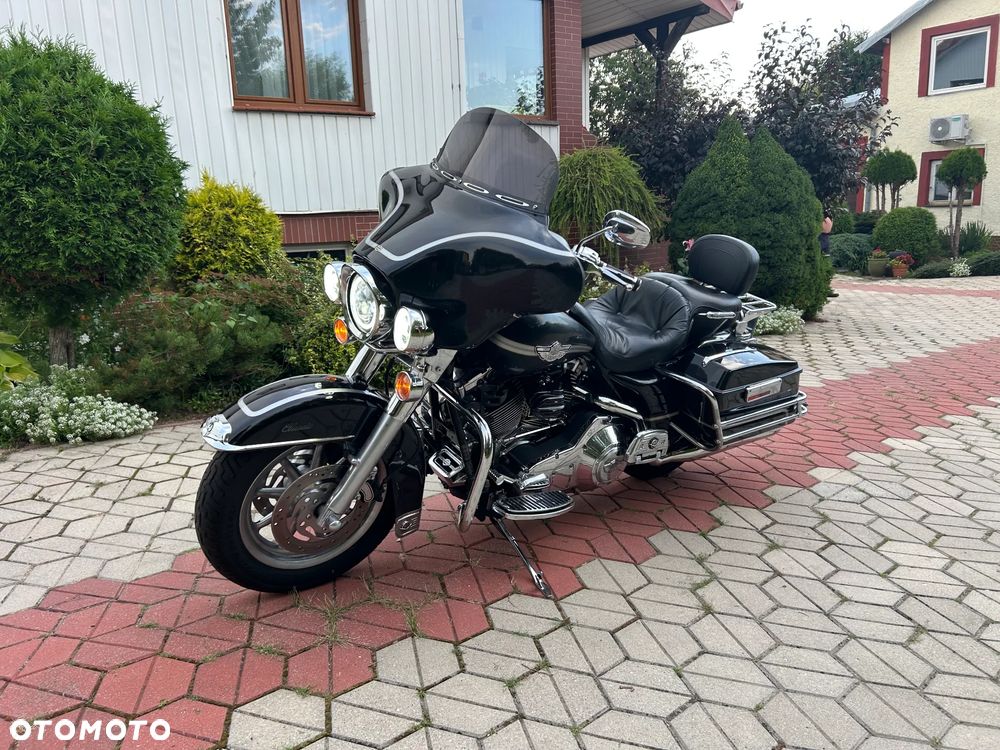 Harley-Davidson FLH Electra Glide - 18