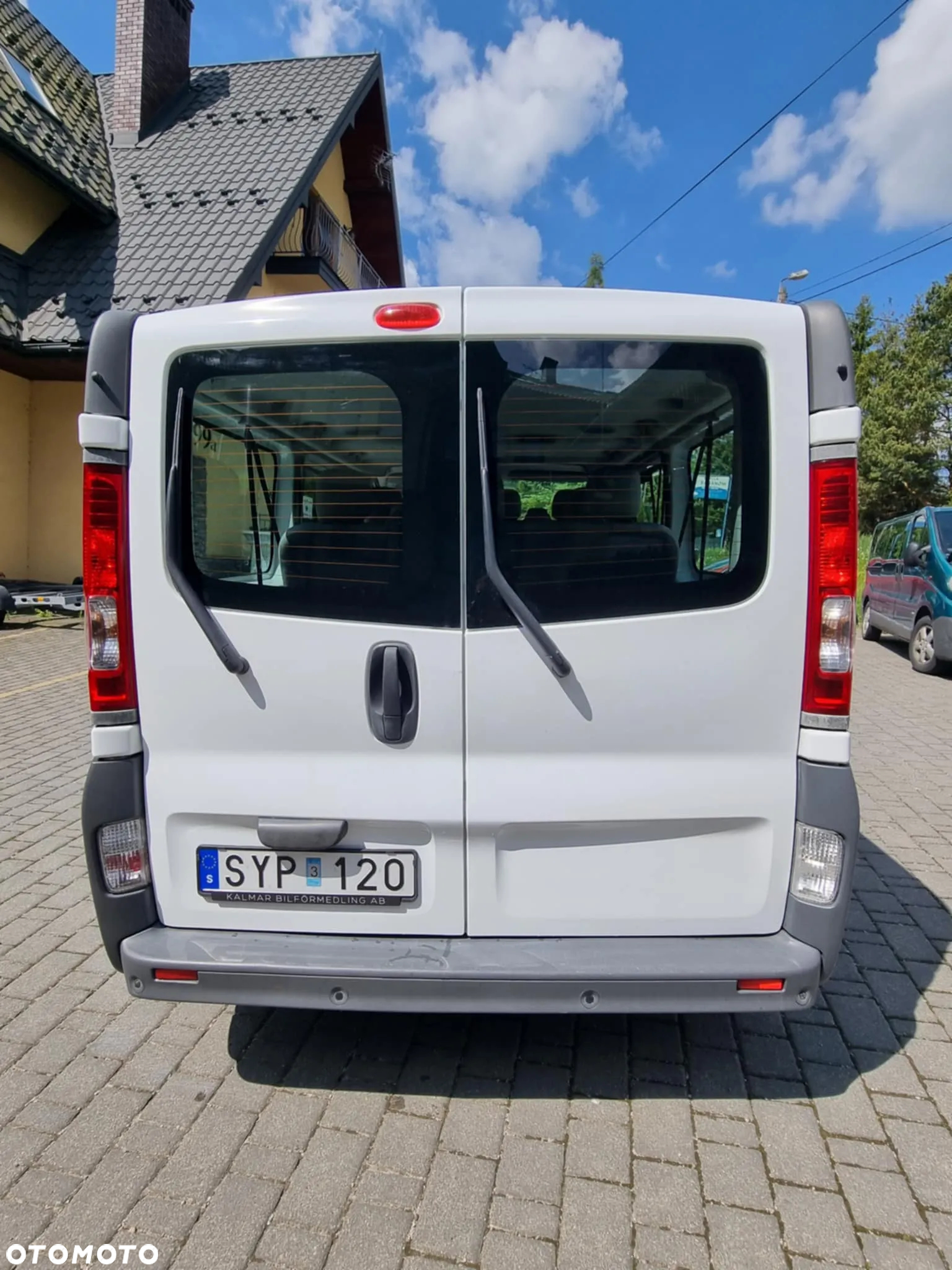 Renault Trafic 2.0 dCi 115 L2H1 - 2