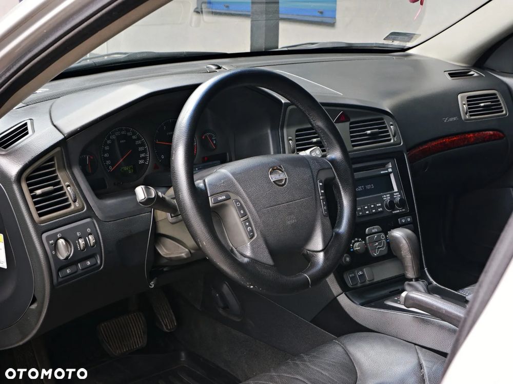 Volvo V70 2.4 D5 AWD - 9