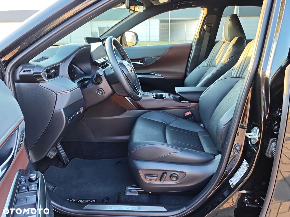Toyota Venza - 10