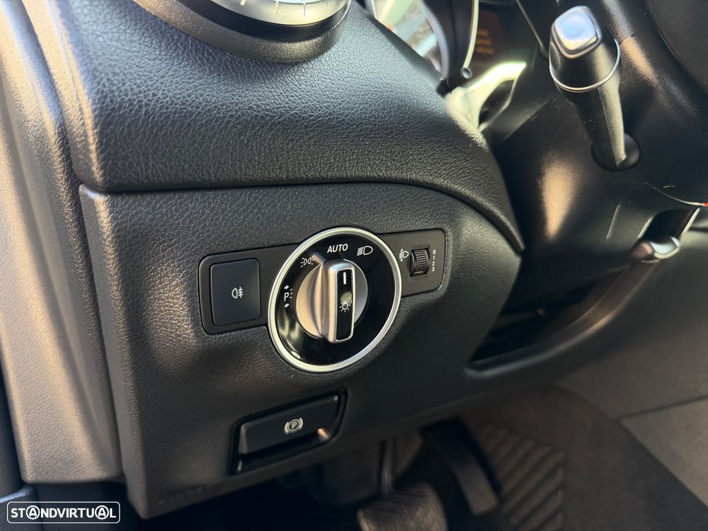 Mercedes-Benz CLA 200 d 7G-DCT Urban - 15