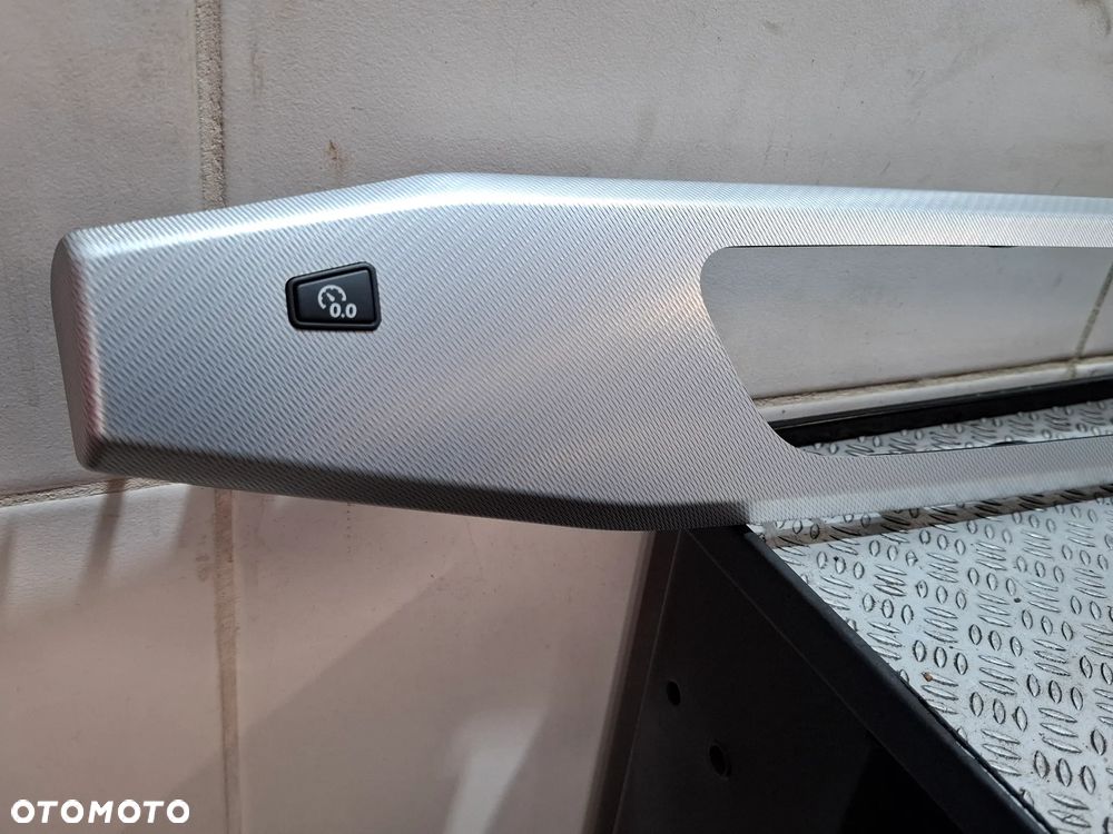 Dekor deski kokpitu Audi A4B9 Rok 2016 komplet - 2