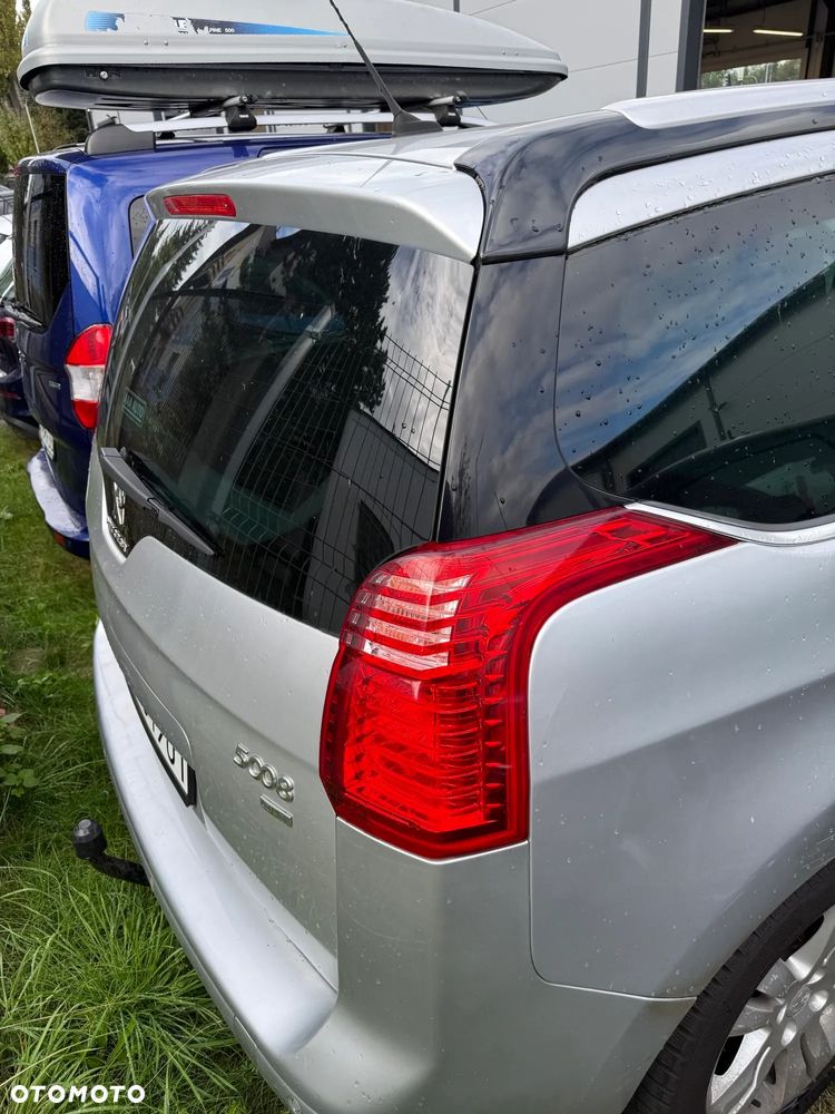 Peugeot 5008 - 5