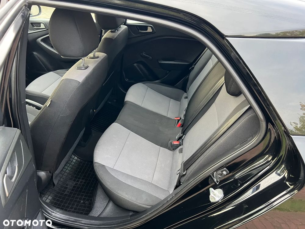Hyundai i20 - 11