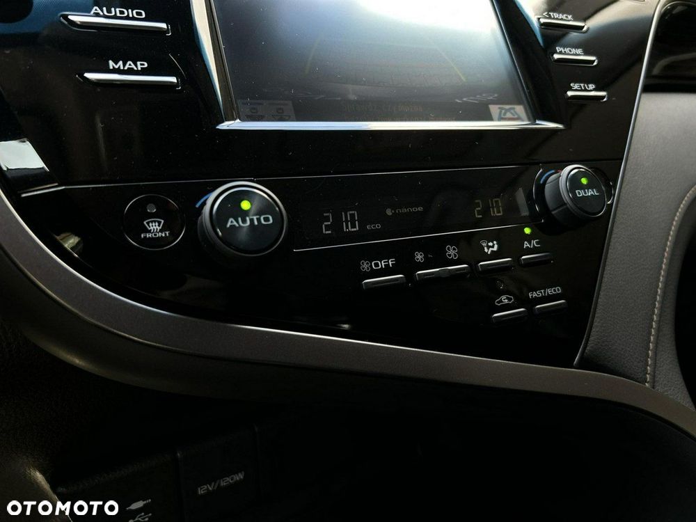 Toyota Camry 2.5 Hybrid Comfort CVT - 18