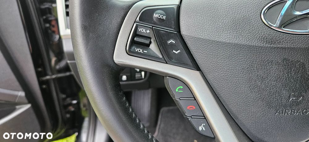 Hyundai Veloster 1.6 Premium - 24