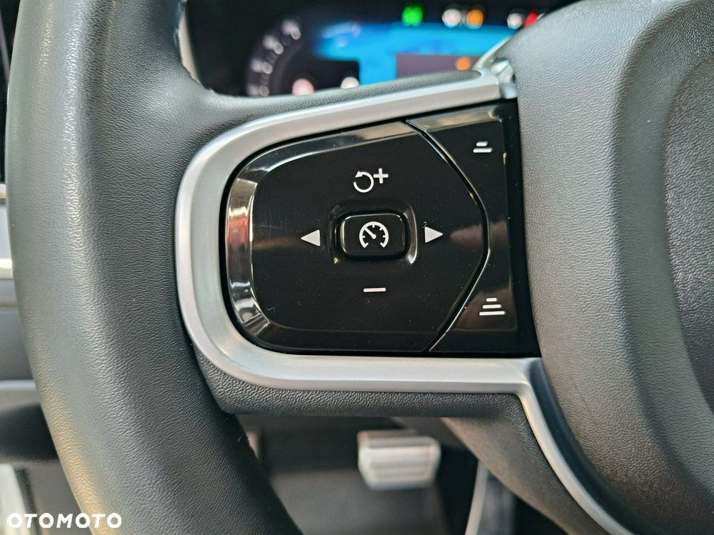 Volvo XC 60 B4 D AWD R-Design - 25