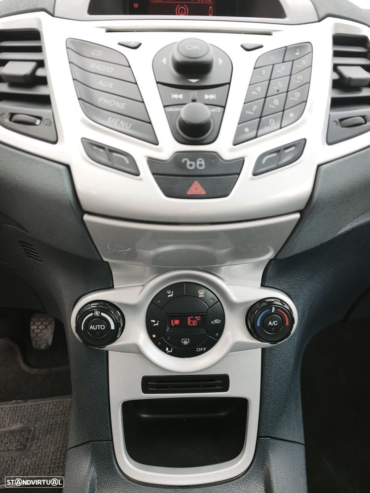 Ford Fiesta 1.6 TDCi Titanium - 10