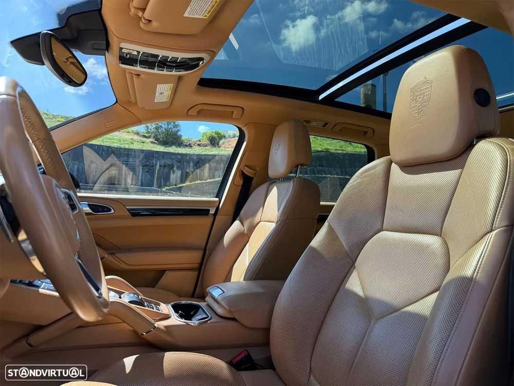 Porsche Cayenne S - 8