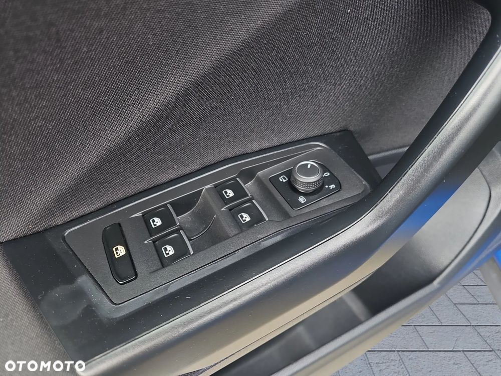 Volkswagen T-Roc 1.0 TSI Advance - 24