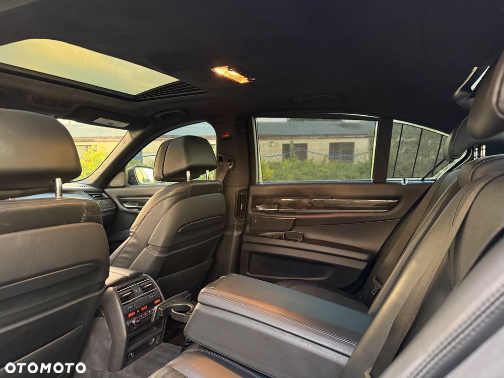 BMW Seria 7 - 21
