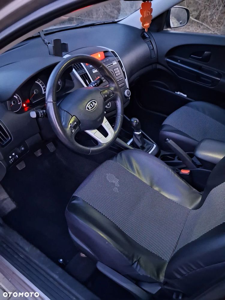 Kia Ceed 1.6 Comfort + - 11