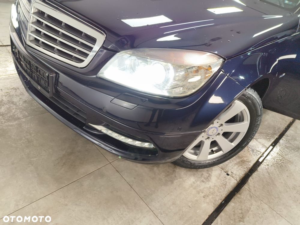 Mercedes-Benz Klasa C 200 CDI DPF BlueEFFICIENCY SPORT EDITION - 39