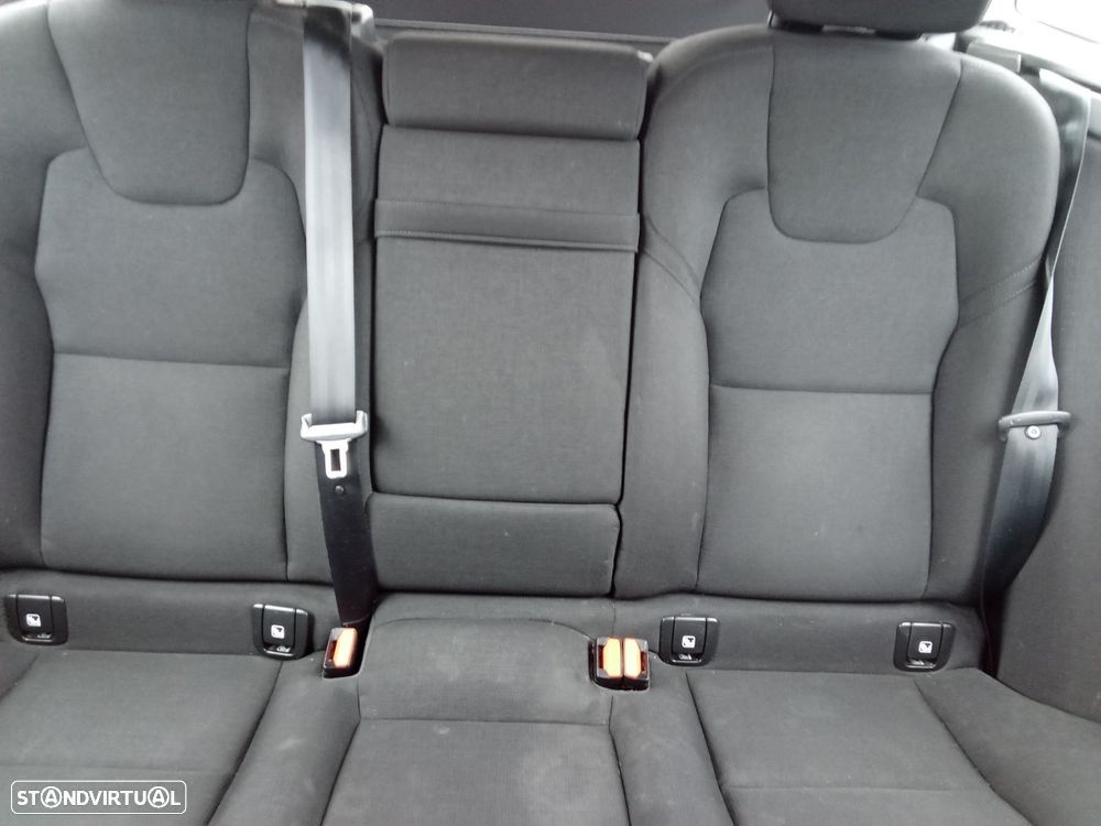 Volvo XC 60 2.0 B4 Inscription Geartronic - 30