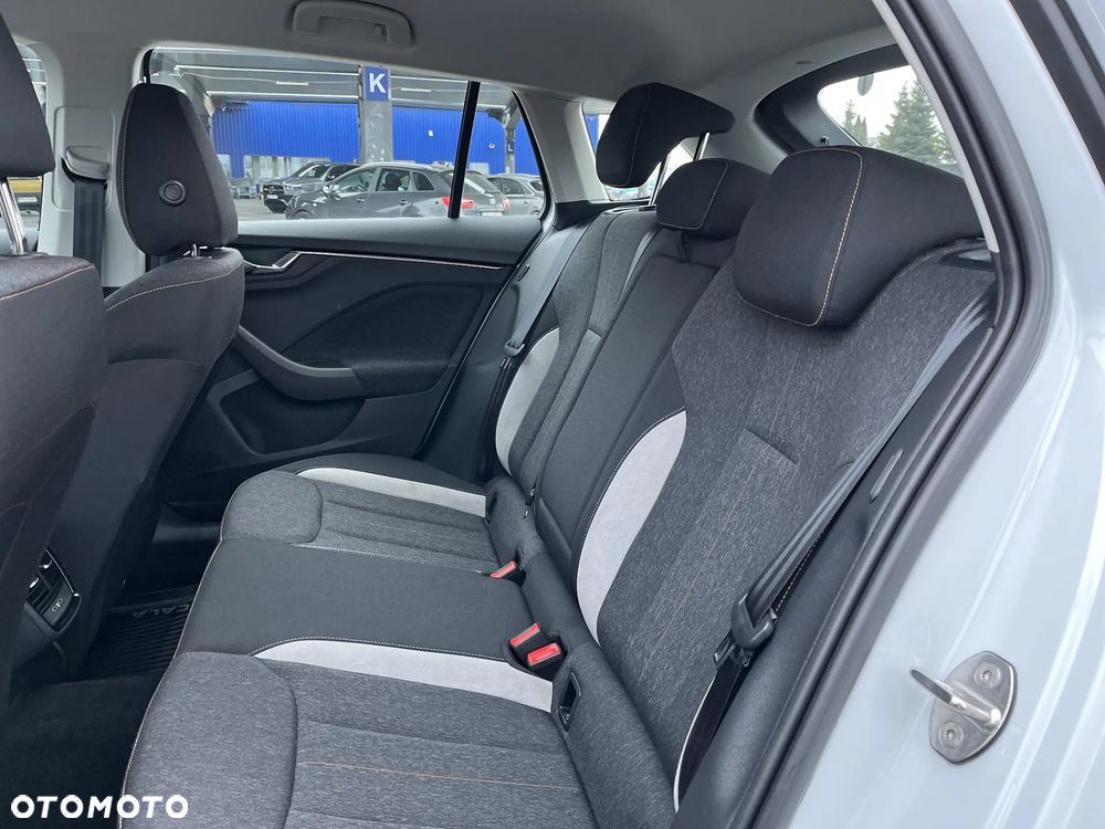 Skoda Scala 1.5 TSI Selection DSG - 16