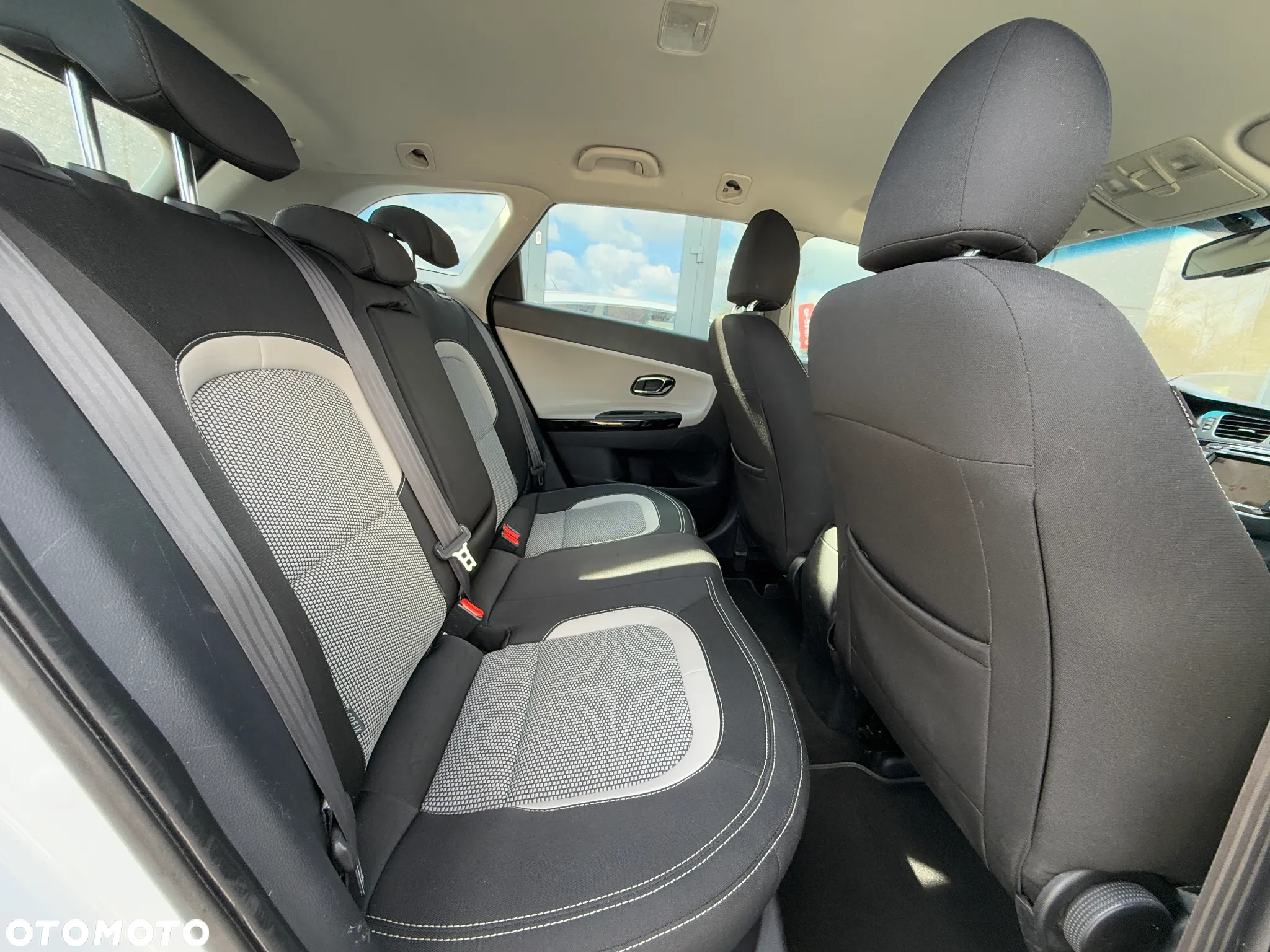 Kia Ceed 1.6 GDI ISG Spirit - 26